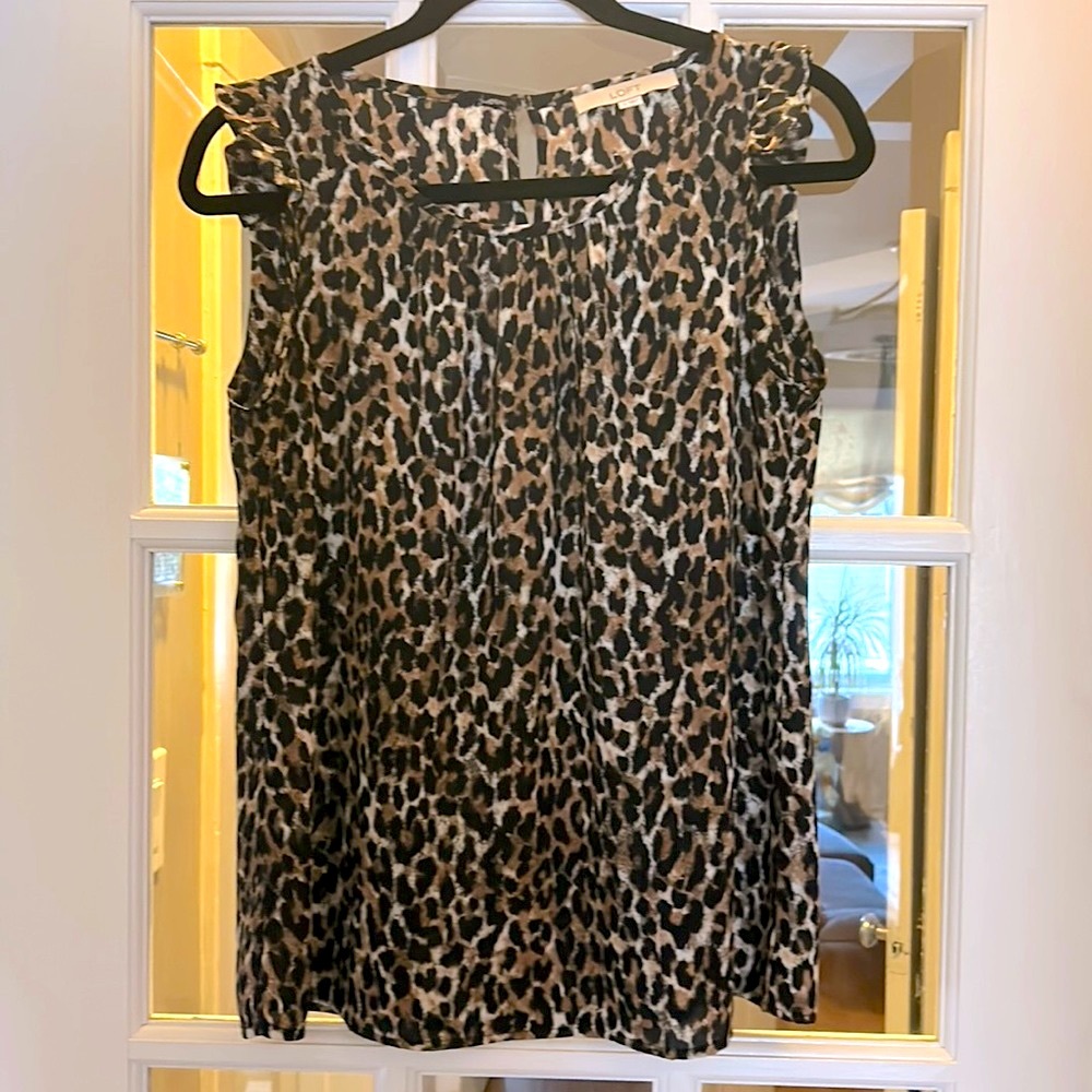 Leopard print sleeveless blouse